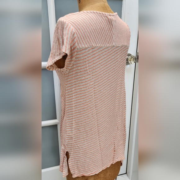 Flattering Anthropologie V-Neck Top EUC - Picture 2 of 4